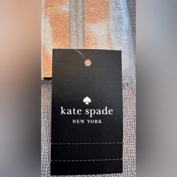 kate spade New York NWT gorgeous and fun Staci Orange Toss Medium L-Zip Wristlet - Picture 13 of 13